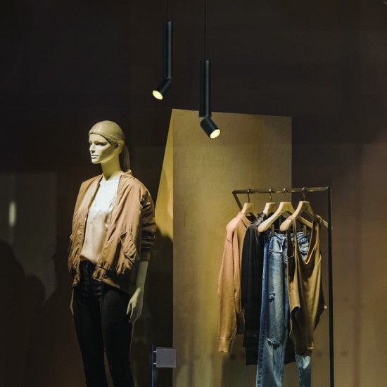 ^ΚΡΕΜΑΣΤΟ Φ/Σ 1XGU10 BABEL ΜΑΥΡΟ ΜΕΤ/ΚΟ IP20 D5,6XD8XH140CM ^ΚΡΕΜΑΣΤΟ Φ/Σ 1XGU10 BABEL ΜΑΥΡΟ ΜΕΤ/ΚΟ IP20 D5,6XD8XH140CM