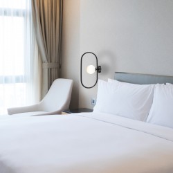 InLight Επιτοίχιο φωτιστικό σε χρώμιο απόχρωση και λευκή οπαλίνα 1XG9 D:40cm (43031-CH)